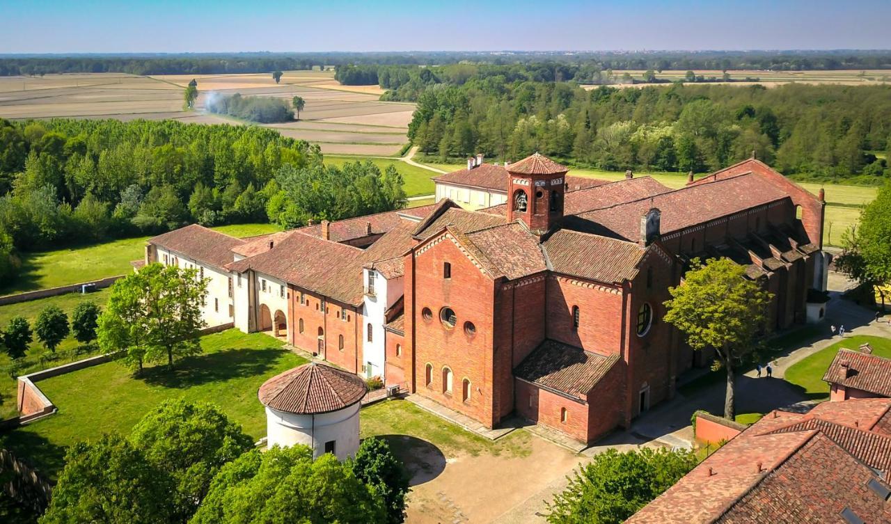 Borgo Zelata Aparthotel Bereguardo Exterior photo